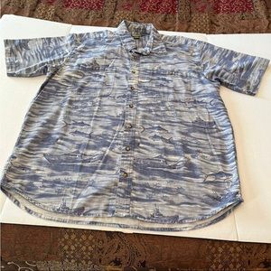 Cabela's Blue Fish Mens Size XLT Short Sleeve Button Front Pockets Fishing Shirt